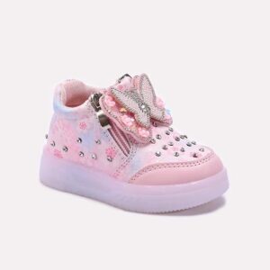 Sneaker shoes