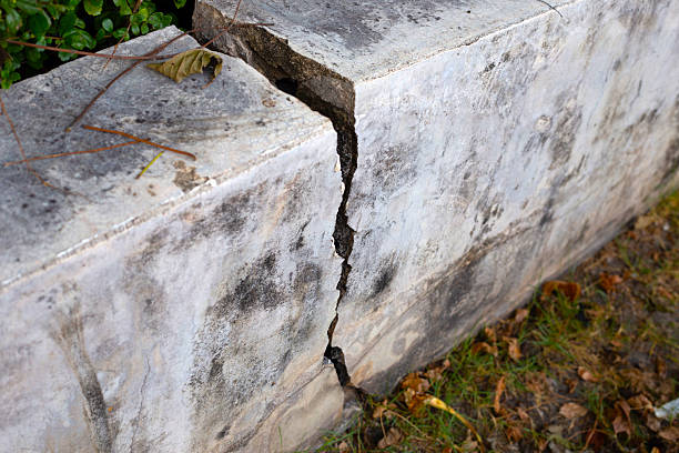 Home building problem. Cracked concrete