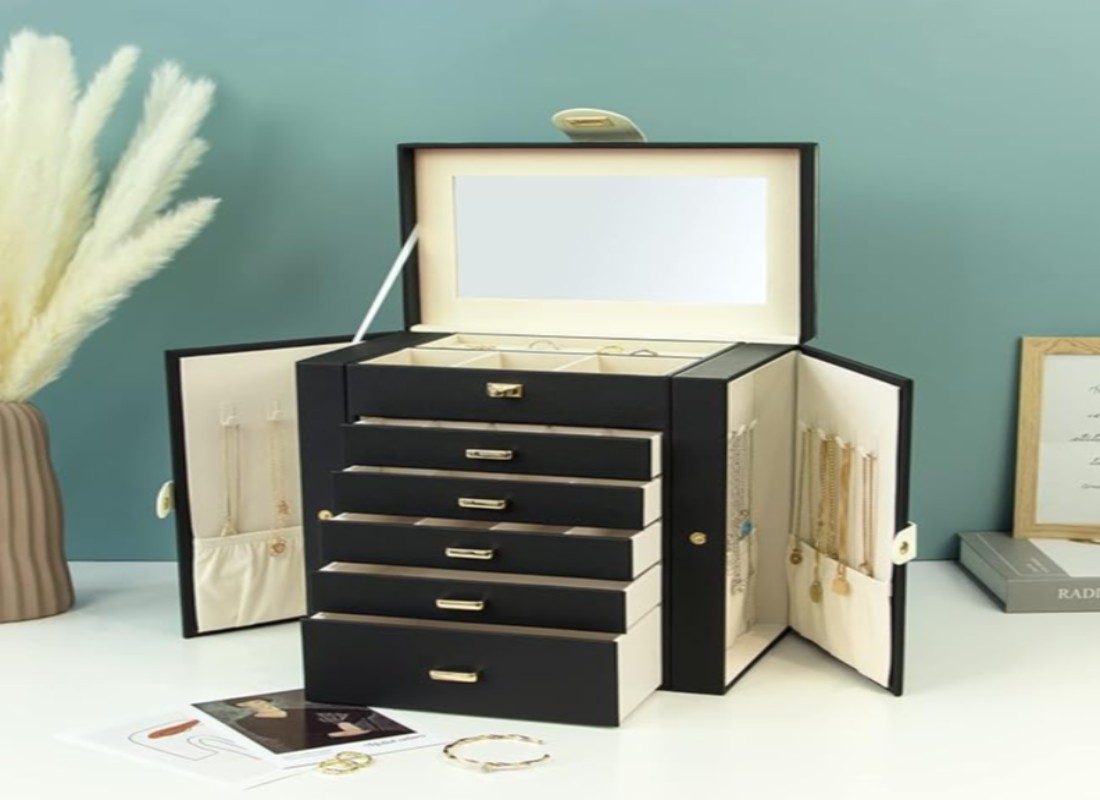 Jewellery Box for Safe Storage and Organization